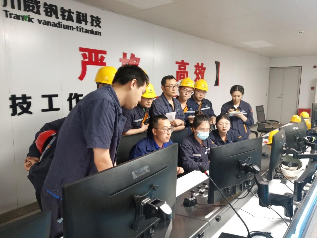 寶劍磨礪出 梅香苦寒來——釩鈦科技板材廠生產(chǎn)快速達(dá)產(chǎn)達(dá)效紀(jì)實(圖8) 寶劍磨礪出 梅香苦寒來——釩鈦科技板材廠生產(chǎn)快速達(dá)產(chǎn)達(dá)效紀(jì)實(圖8)